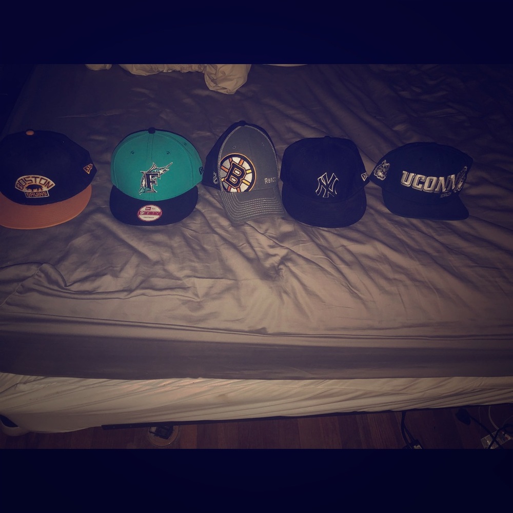 Snapback hats